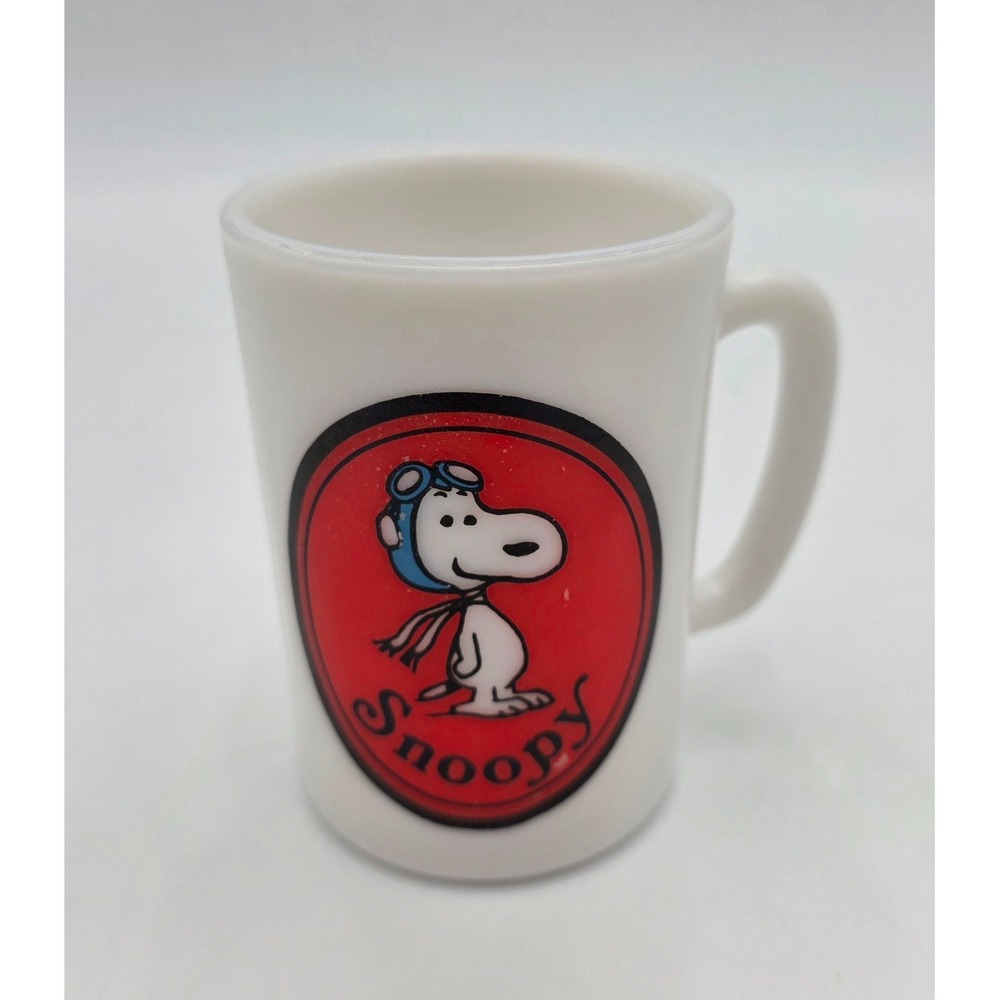 Milk Glass United Features Syndicate Avon Snoopy Coffee Mug White Vintage 1969